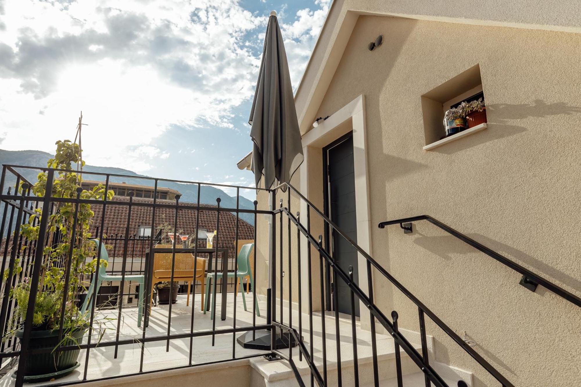 Kotor Central Point Экстерьер фото