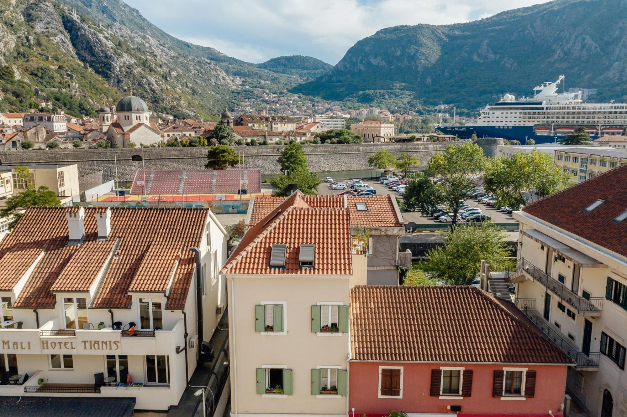 Kotor Central Point Экстерьер фото