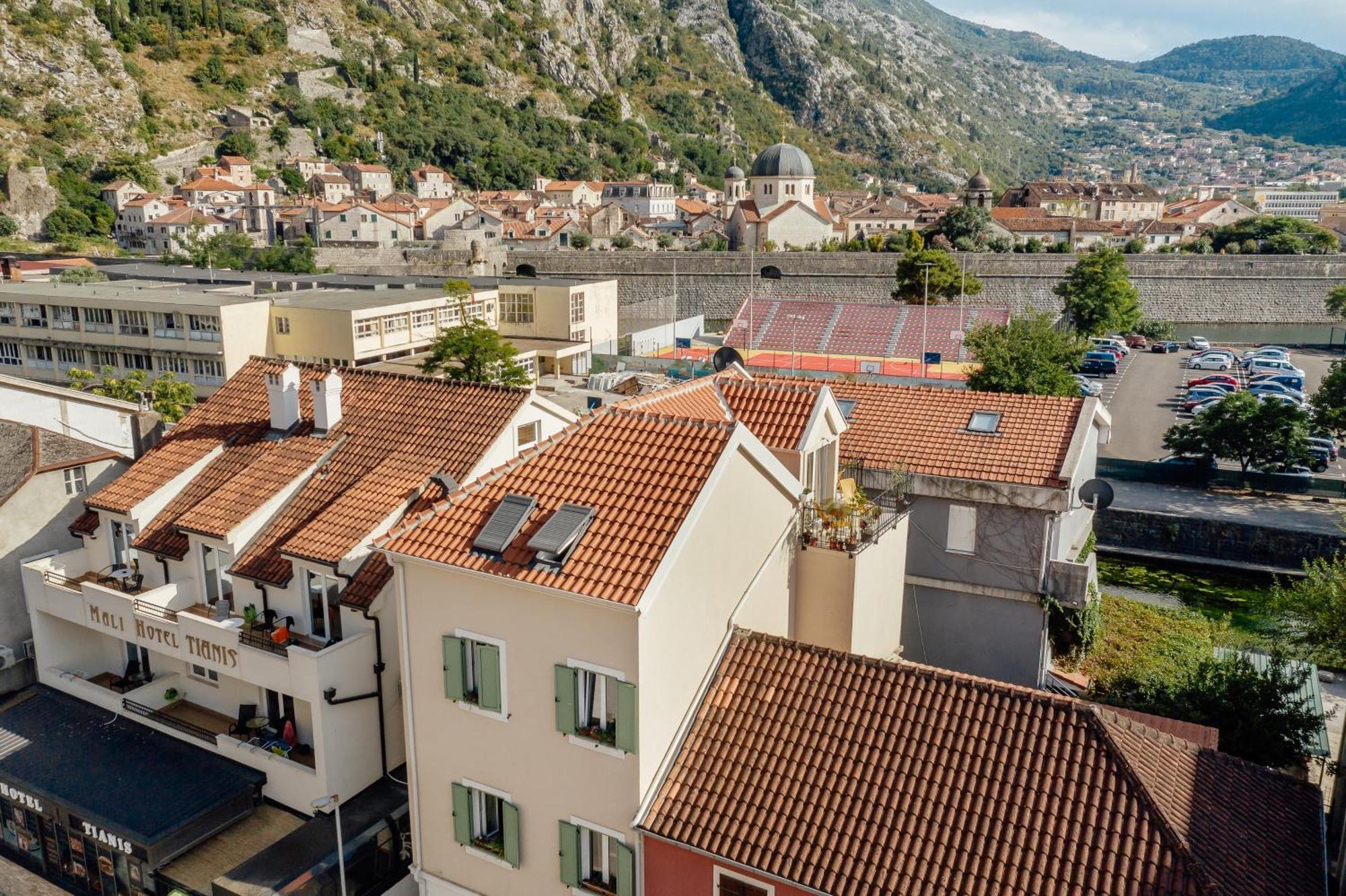 Kotor Central Point Экстерьер фото